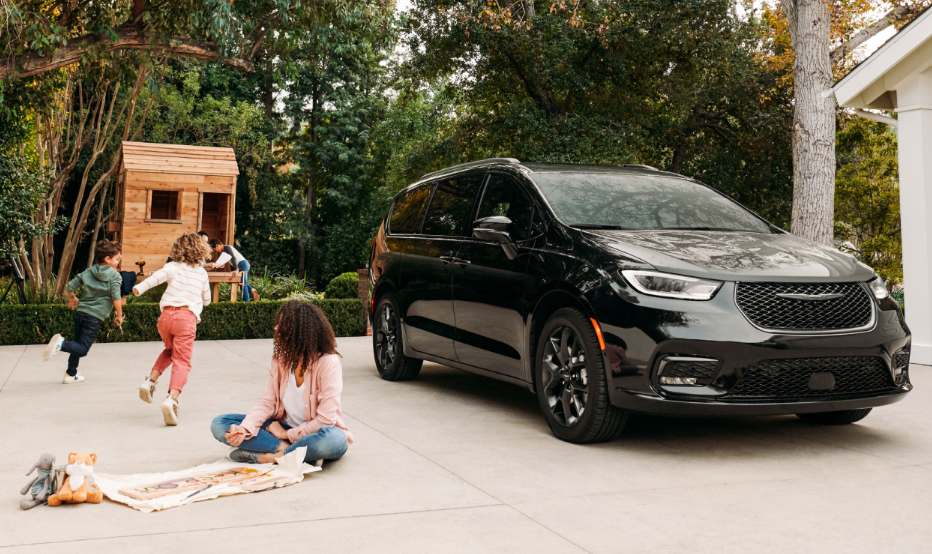 James River Chrysler Dodge Jeep Ram in Ozark, MO